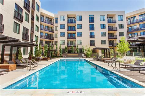 Highlands32 Apartments are just minutes away from all the shopping, dining and entertainment and Downtown Denver has to offer. . Denver apartments for rent